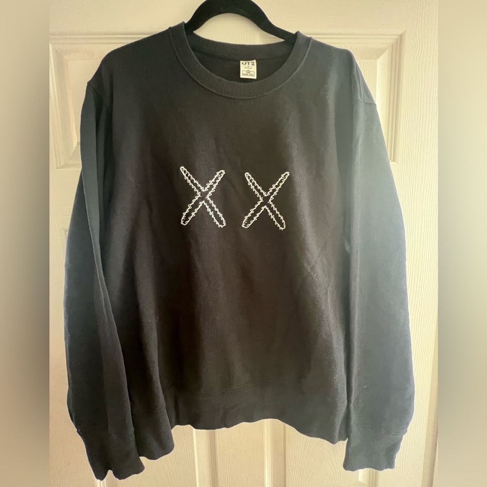 KAWS X UNIQLO SWEATSHIRT